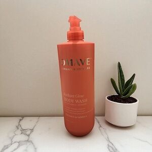Omave Radiant Glow Body Wash | 32 oz | Vitamin C + Rosehip, Coconut & Vanilla